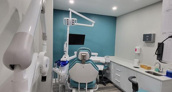 MapleLeaf Smile Dentistry - Upper wentworth